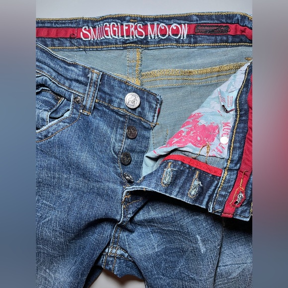 SMUGGLER’S MOON JEANS SLIM FIT DISTRESSED W/ RHINESTONE TRIM. W 30 / L 31 - Picture 15 of 16